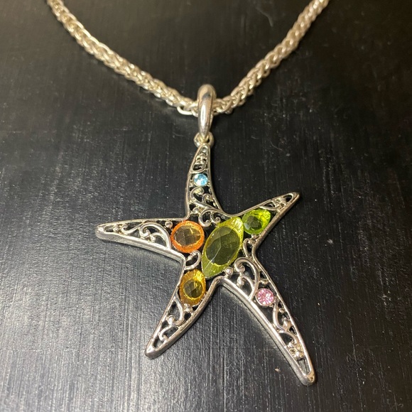 Starfish necklace and matching earrings - Picture 2 of 8